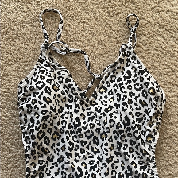 Xhilaration cheetah/leopard one piece swimsuit - Picture 3 of 12